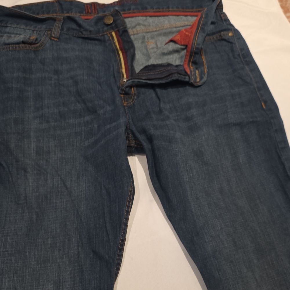 Classic Blue Men's Relaxed Jeans